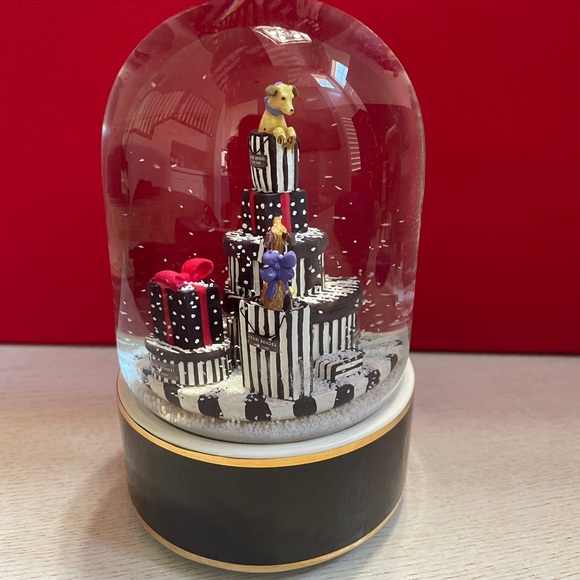 henri bendel Dog Shopping Bag and Gift Boxes snow globe - Picture 6 of 8
